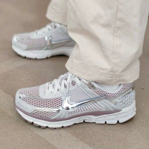 나이키 줌 보메로 5 스트 그레이 메탈릭 실버 HV6417-001
