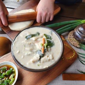 더수제비 들깨수제비2인분 멸치육수 캠핑밀키트 집들이 냉동식품고소한간편요리 삼청골명가