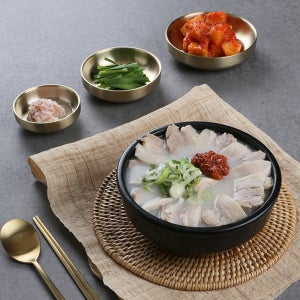 철호국밥 돼지국밥 육수 500g + 돼지고기100g + 다데기 20g