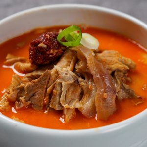 고기 듬뿍 얼큰 돼지국밥 200g 고기량만 200g 물만 부으면 끝