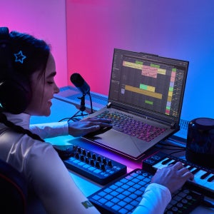 ASUS ROG STRIX G18 G815LR-S9199 18인치 게이밍노트북 인텔 코어 U9 275HX 32GB 1TB RTX 5070 Ti