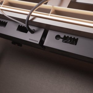 버니언스 타공 멀티탭정리함 책상 선반 트레이 콘센트 전선정리 멀티탭거치대