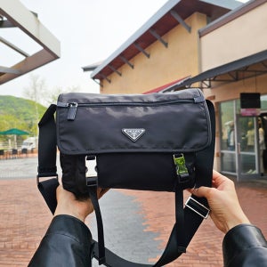 프라다 삼각로고 포코노 메신저 크로스백 블랙 1BD671 1BD953 남자명품가방 남녀공용