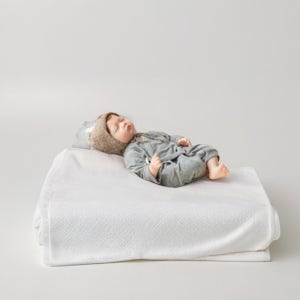 신생아 역류 방지 쿠션 높은 수유 쿠션 육아 필수템 수유 받침대 1개