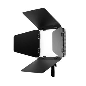 어퓨쳐 amaran Pano 120c Barn Door 조명 반도어