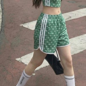 아디다스 여성 돌핀 팬츠 모노그램 쇼츠 그린 B40DD KHD