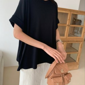 럭키룸 분또 샐리 카브라티 라운드 스판 데일리 훌 반팔 티셔츠
