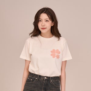 에클라디뱅 아이보리 반팔 티셔츠 Lucky Sign Tee