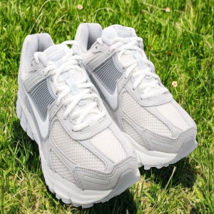 나이키 줌 보메로 서밋 화이트 HQ0458-001