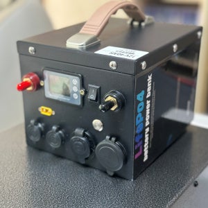 낭만열차 인산철파워뱅크12V 40A 최신각형셀사용 인산철배터리 tk15적산잔량계