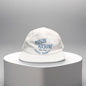 메종키츠네 LM06102WW0088 P204 밀크 로고 프린트 볼캡