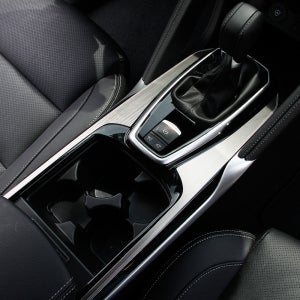 더 뉴 QM6 기어패널 몰딩 용품