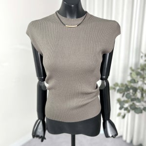 반목 슬림핏 아웃나시 여름니트 25SS