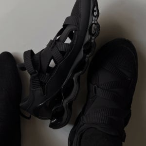 미즈노 웨이브 프로페시 스트랩 블랙 스니커즈 MIZUNO WAVE PROPHECY STRAP D1GA251903 샌들 통풍 런닝화 일상 워킹화