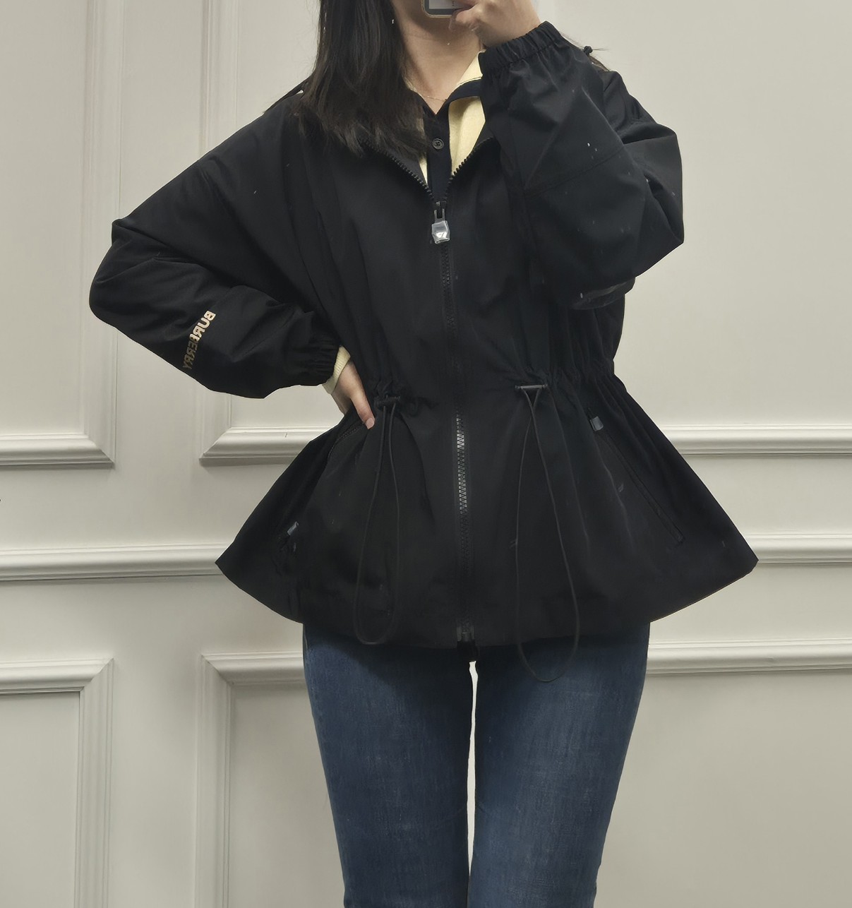 [관부가세포함/당일출고] 버버리 뉴 BIRLEY 나일론 숏 체크후드 베이지로고 여성 바람막이 집업 점퍼 블랙 81136541