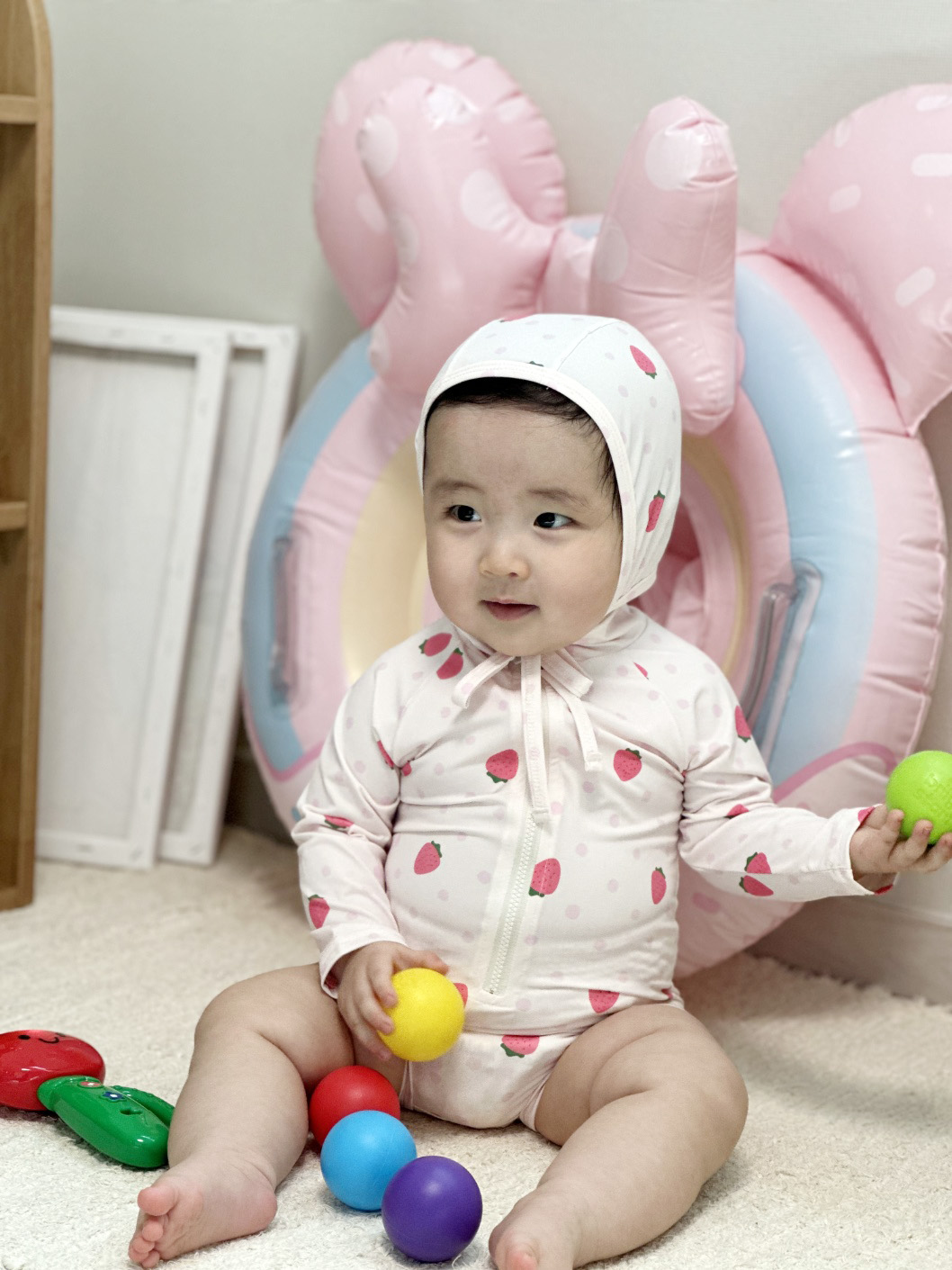 딸기 북유럽 예쁜 신생아 6개월 9개월 돌 여아 여자아기 유아 래쉬가드 긴팔 수영복 세트