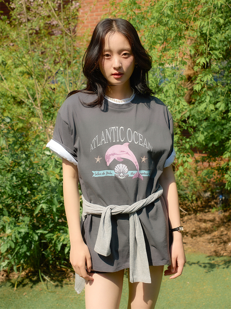 [살롱드욘] 핑크 돌고래 박시 티_ 차콜 [Pink Dolphin Boxy T_ Charcoal]