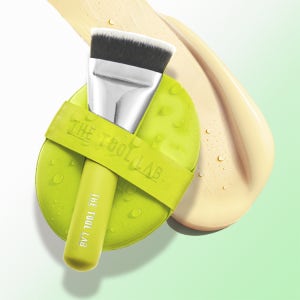 [해피림공동개발/NEW]더툴랩 초밀착 아쿠아 듀오 쿠션 파운데이션 브러쉬1개+퍼프2개+전용케이스