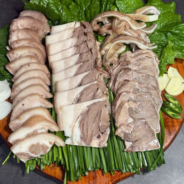 [1kg] 삶은 머릿고기 슬라이스 돼지머리고기 국밥재료 돼지부속 머리수육 업소용 대용량