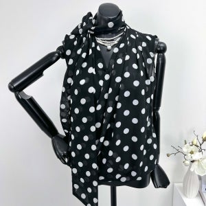 브이넥 랩 도트 타이 쉬폰 나시블라우스 25SS