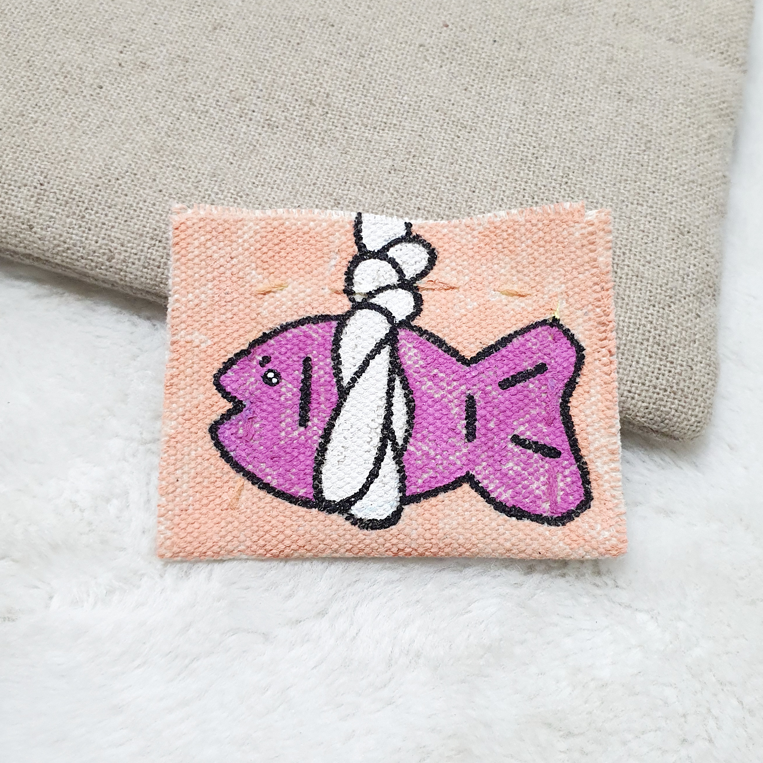 무명상점 자수 명태 브로치