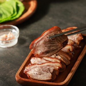 뼈 없는 순살족발 250g 1개 (+새우젓포함) by 낭만식탁