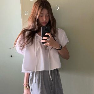 아웃핏 쿠로 블라우스 여름 반팔 캡소매 퍼프소매 볼륨소매 세미크롭 셔츠