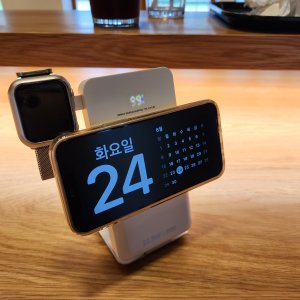 진짜 3in1 맥세이프 고속 무선충전 보조베터리 10000mAh 여행용 거치대 22.5W