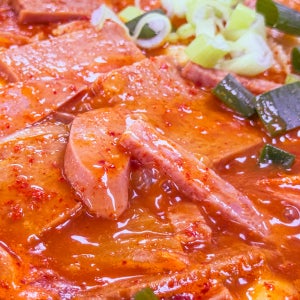 이태원 햄폭탄 7모듬 부대찌개 총 1.2kg (3인분 이상)