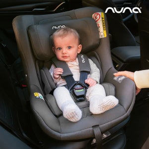 뉴나 프루 아이사이즈 신생아 회전형 카시트(2월 13일 이후 예약출고)