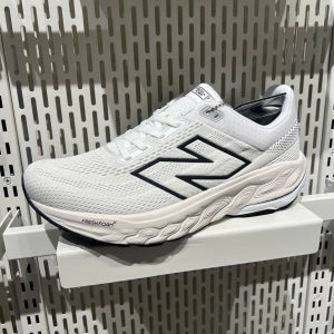 뉴발란스 발볼넓은 남자 안정화 쿠션화 프레쉬폼 런닝화 860 D 2E 4E