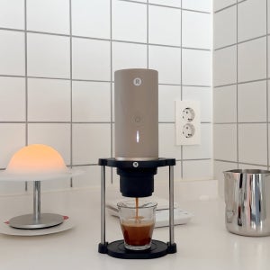 로스티코 휴대용 커피머신 에스프레소 머신 캡슐 아웃도어 캠핑 가정용 골든베이지