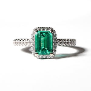 1캐럿 랩그로운 에메랄드 사각 헤일로 링 반지 유색 보석