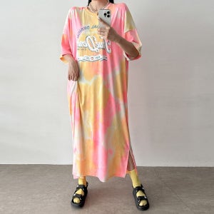 1764. 빅사이즈 물나염 레터링 라운드넥 루즈핏 오버핏 데일리 캐쥬얼 바캉스룩 휴가룩 트임 반팔 롱 원피스 - 핑크, 보라, 먹색