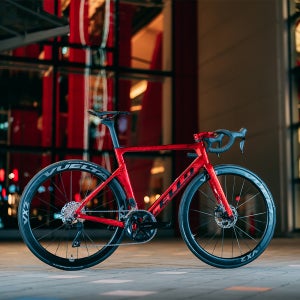 첼로 엘리엇E7 2026 카본 에어로 로드자전거 시마노105 Di2 24단