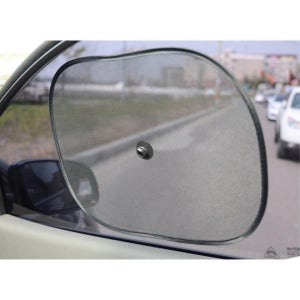 신차 선물용으로도 좋은 자동차용 유리 햇빛차단 커버로 자외선 차단과 운전석 썬바이저 기능을 겸비한 창문 가리개입니다.