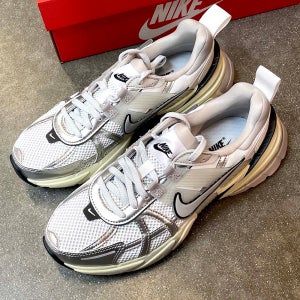 나이키 여성 운동화 우먼스 V2K 런 메탈릭실버 FD0736-100 미국내매장판