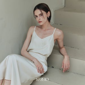 [제로스트릿] [2컬러] 르제로 실키 브이넥 슬리브리스 LeZERO SILKY V-NECK SLEEVELESS