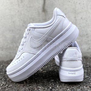 나이키 코트 비전 알타 올백 DM0113-100 국내매장판