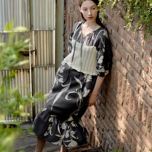 클래식 볼드 블랙 퍼프 소매 롱 원피스 LWMDAOP0394-BK