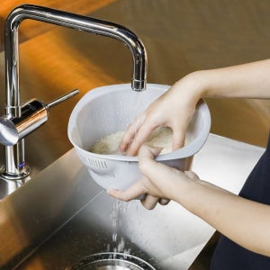 [일본수입] 아토미코 항균 쌀씻는 볼 통 쌀세척 바가지 채반 믹싱볼 과일 그릇 쌀함박