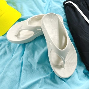 우포스 쪼리 슬리퍼 크림 발편한 슬라이드 에그녹 초크