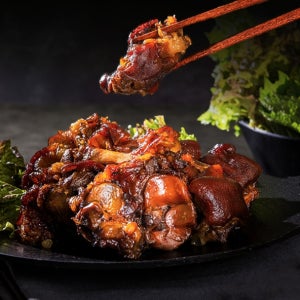 [국내산 한돈] 서남시장 김주연 왕족발 술안주 편의점 밀키트 가마솥 미니 족발 600g