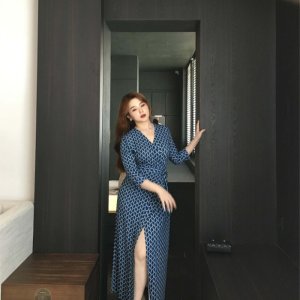 빅사이즈 통통 여성 브이넥 슬림핏 A라인 프린트 원피스