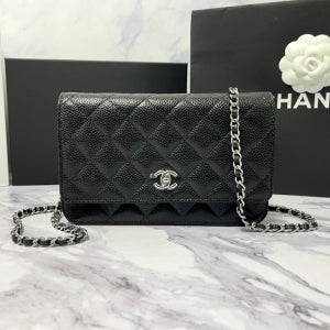 샤넬 클래식 체인 지갑 WOC 턴락 캐비어 블랙 AP4241