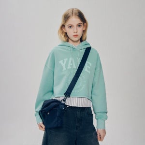 우먼즈 아치로고 피그먼트 크롭 후드_그린