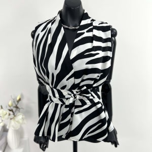 브이넥 지브라 쉬폰 랩나시 블라우스 25SS