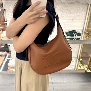 [국내백화점] 셀린느 엘로이즈 스몰 미듐 캔버스 카프스킨 호보백 탠 블랙