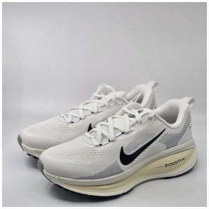 (국내매장판) 나이키 보메로 18 블랙 다크 스모크 그레이 HM6803-101