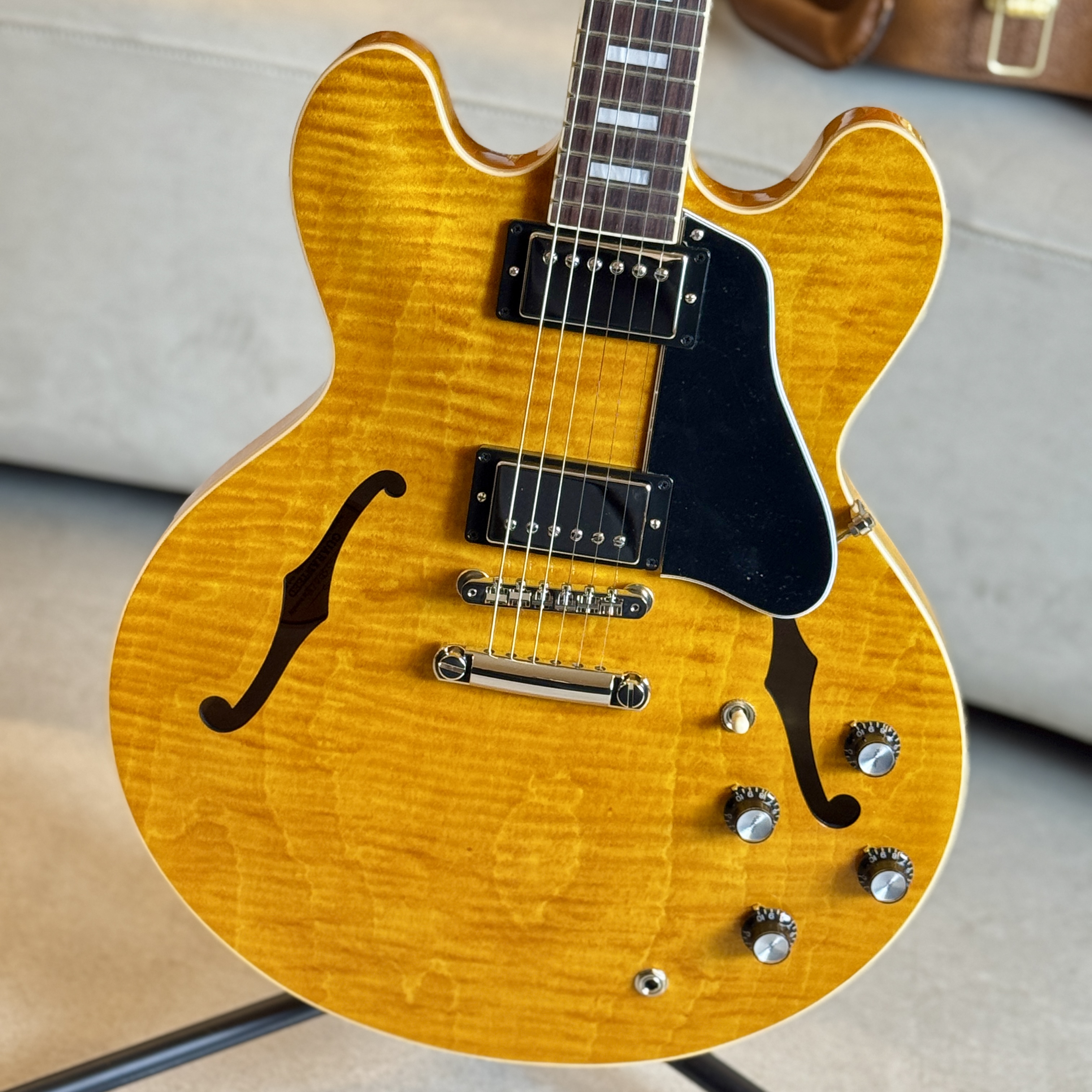 Gibson ES-335 Figured 커스텀 컬러 Honey Amber